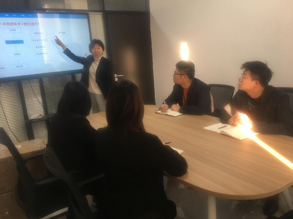 智引公司財務(wù)資產(chǎn)部自主開展財務(wù)知識培訓會?